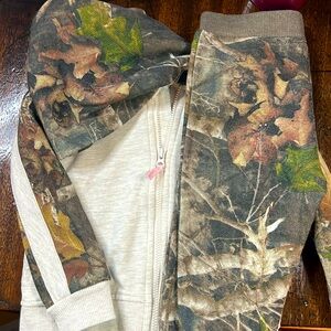 Bass Pro Shop Camouflage Set